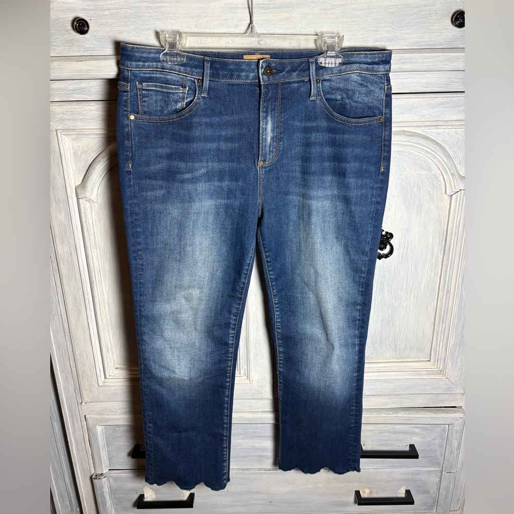 Driftwood Medium Candace Cropped Scalloped Hem Jeans Dainty Feminine Classic Fit - Picture 4 of 10